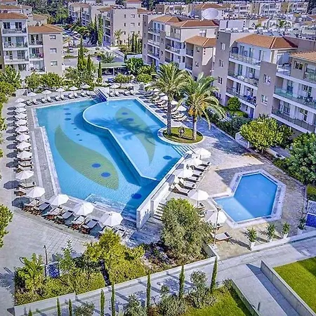 Elysia Park Luxury Apartment Paphos Exterior photo